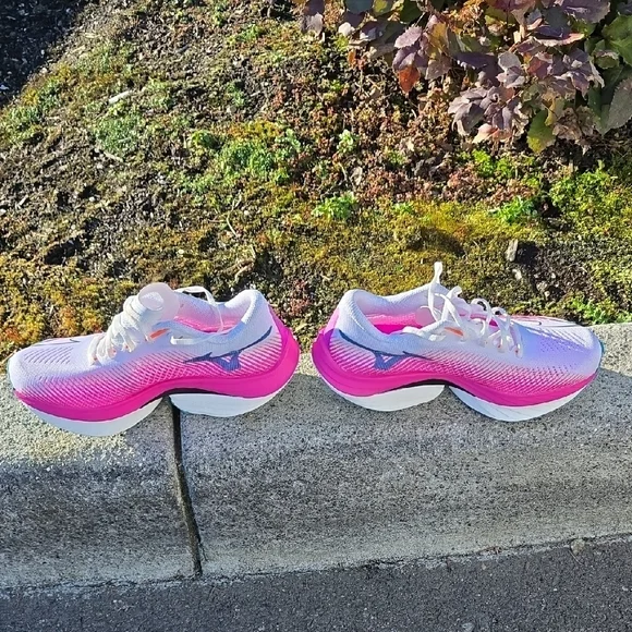 Mizuno Wave Rebellion Pro Women's Pink and White Athletic Shoes. Sz 7 - Picture 3 of 10